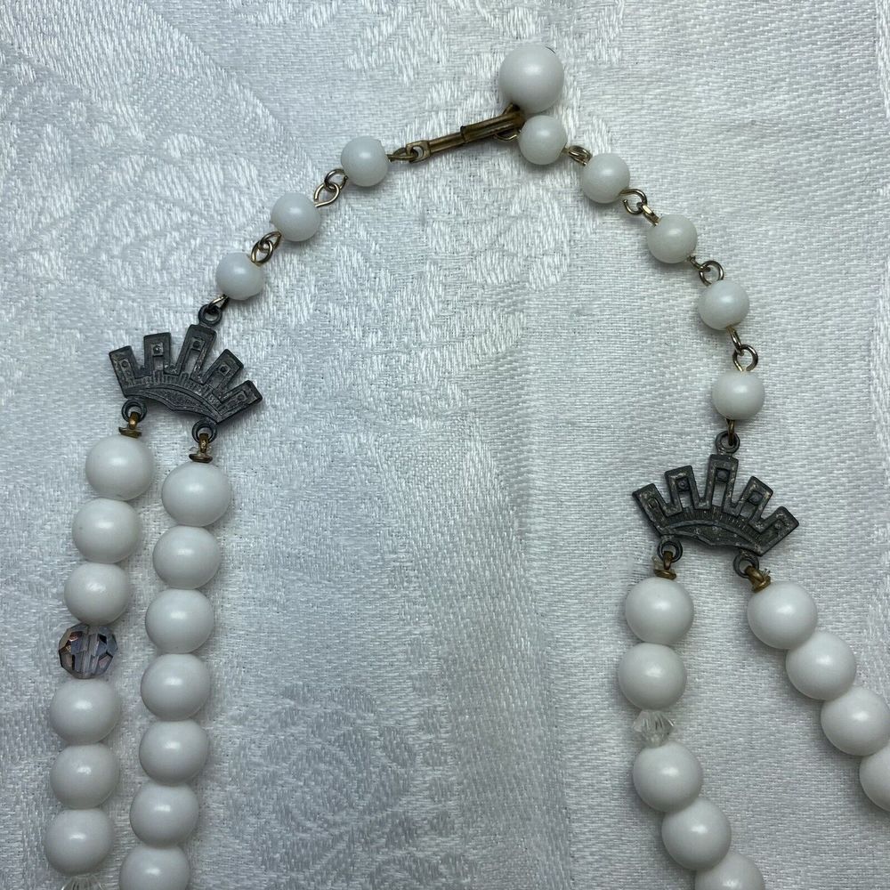 Vtg Double Strand White AB Chunky Texture Clear Amber Tone Acrylic Bead Necklace - Picture 4 of 10